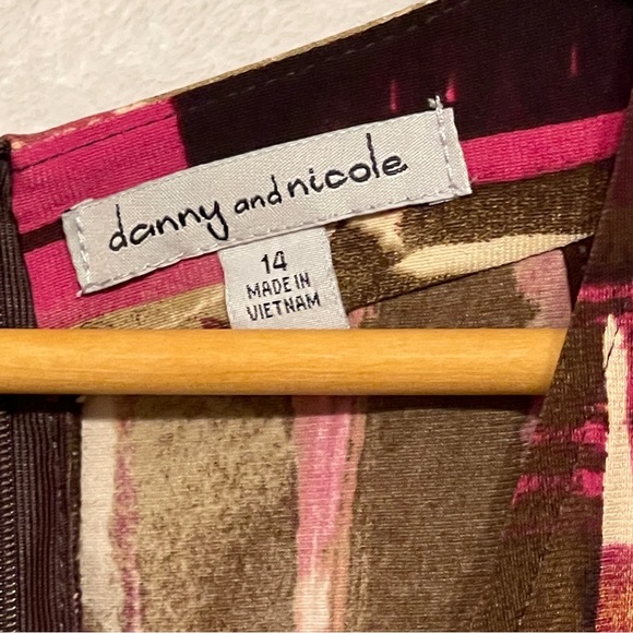 Danny and Nicole Sleeveless Dress Abstract Watercolor Print, V Neckline Size 14 - Picture 7 of 8